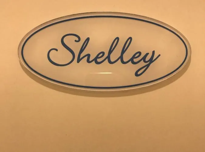 Byron & Shelley アパート *