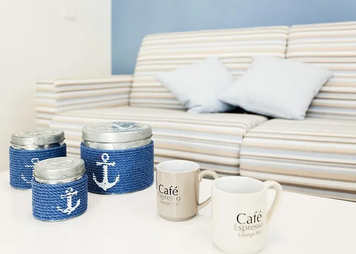 Byron & Shelley Apartment